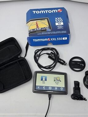 TOMTOM XXL 550 M Lifetime Maps Edition  GPS With Carrying Case, Mount, Cords